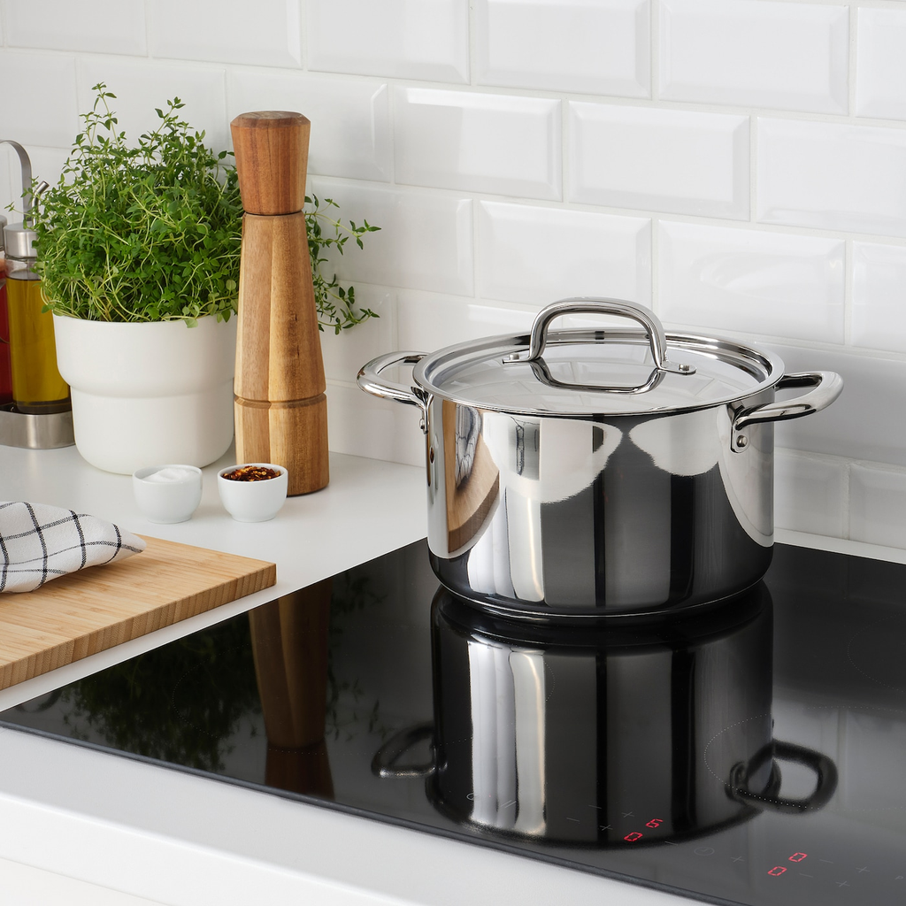 https://www.ikea.com/es/es/images/products/ikea-365-olla-con-tapa-acero-inoxidable__1015745_pe842420_s5.jpg