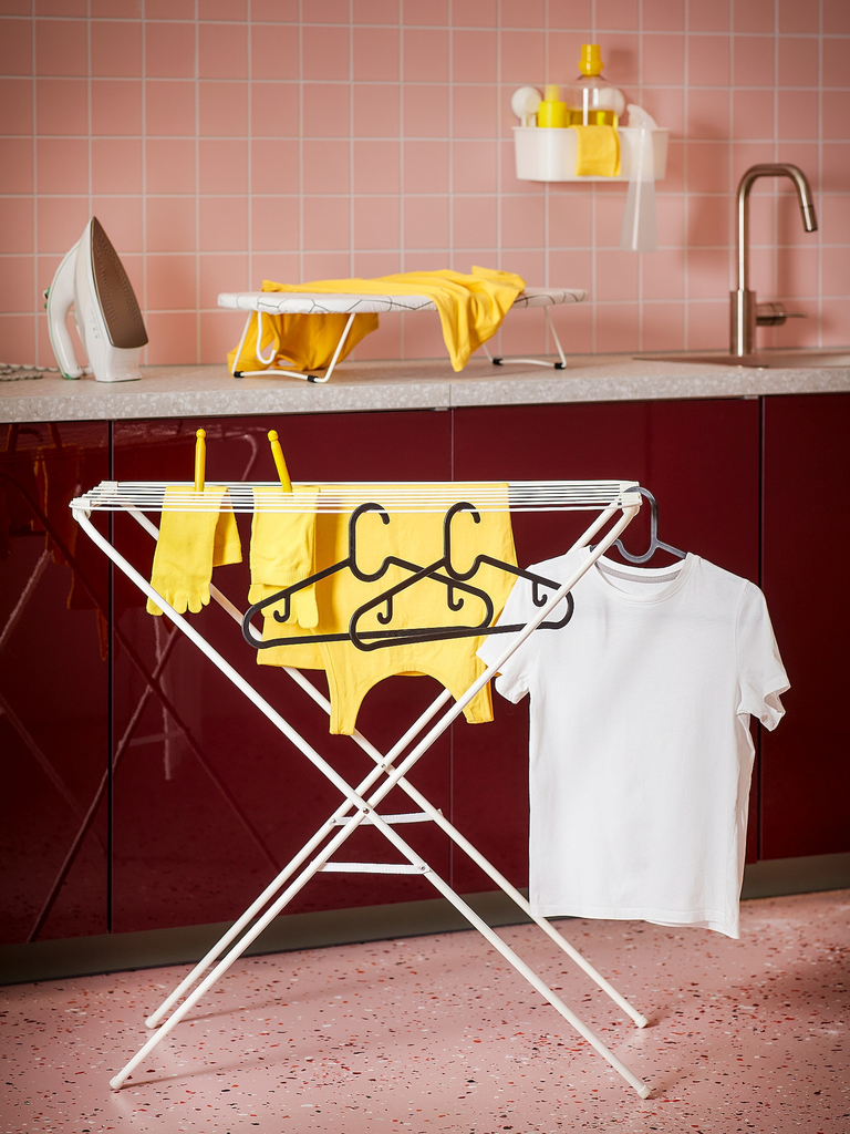https://www.ikea.com/es/es/images/products/jall-tendedero-interior-exterior-blanco__1078086_ph176371_s5.jpg