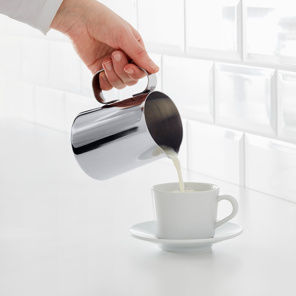 https://www.ikea.com/es/es/images/products/mattlig-jarra-leche-acero-inoxidable__0900792_pe607825_s5.jpg